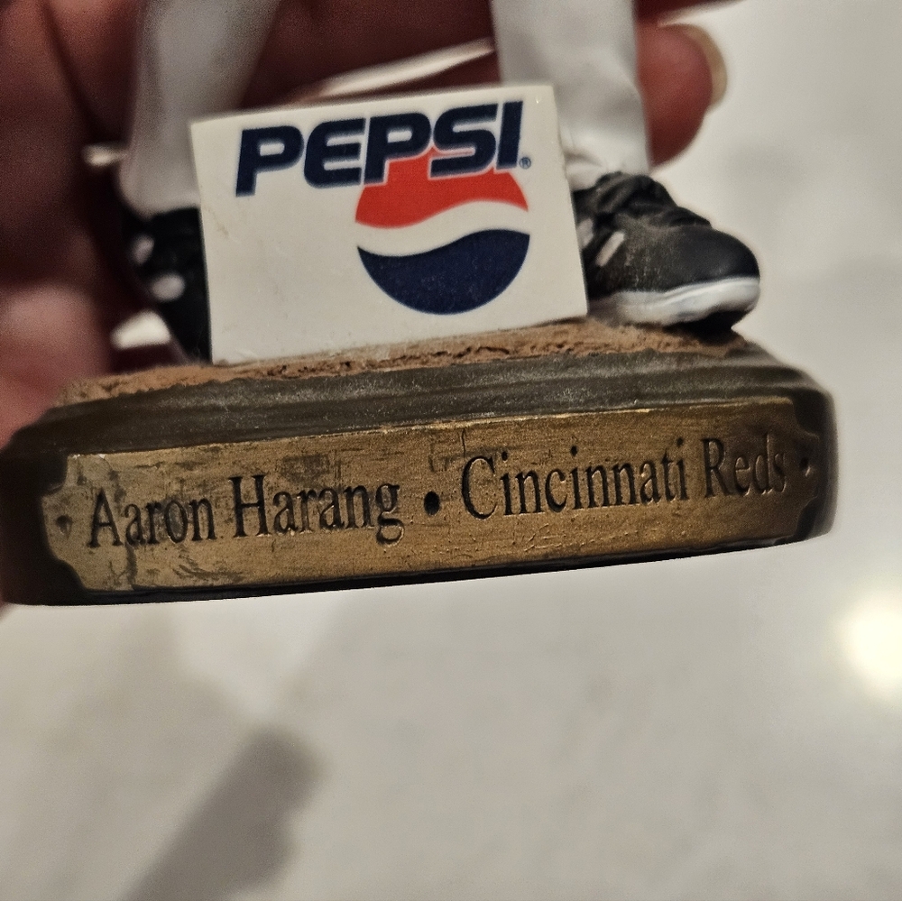 Cincinnati Reds Bobblehead #39 - Picture 4 of 9